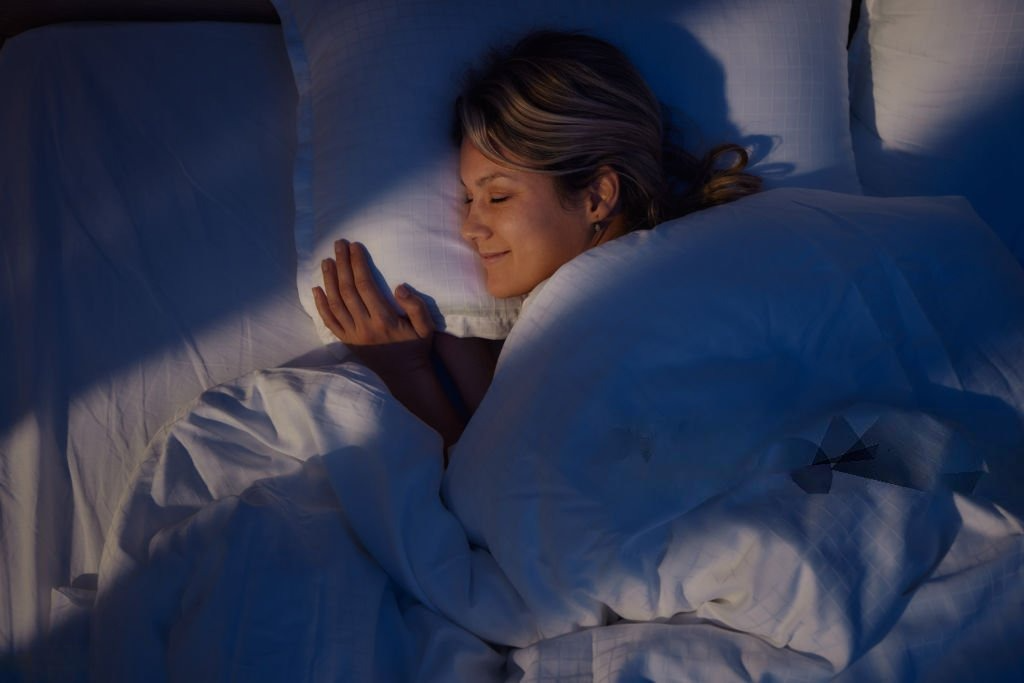 How Drinking Water Before Bed Helps with Digestion, and better sleep