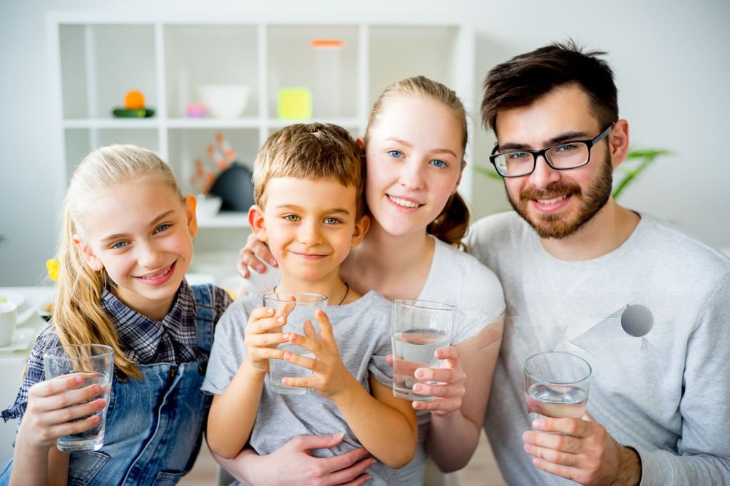 drinking water ro system, A happy family enjoying clean 